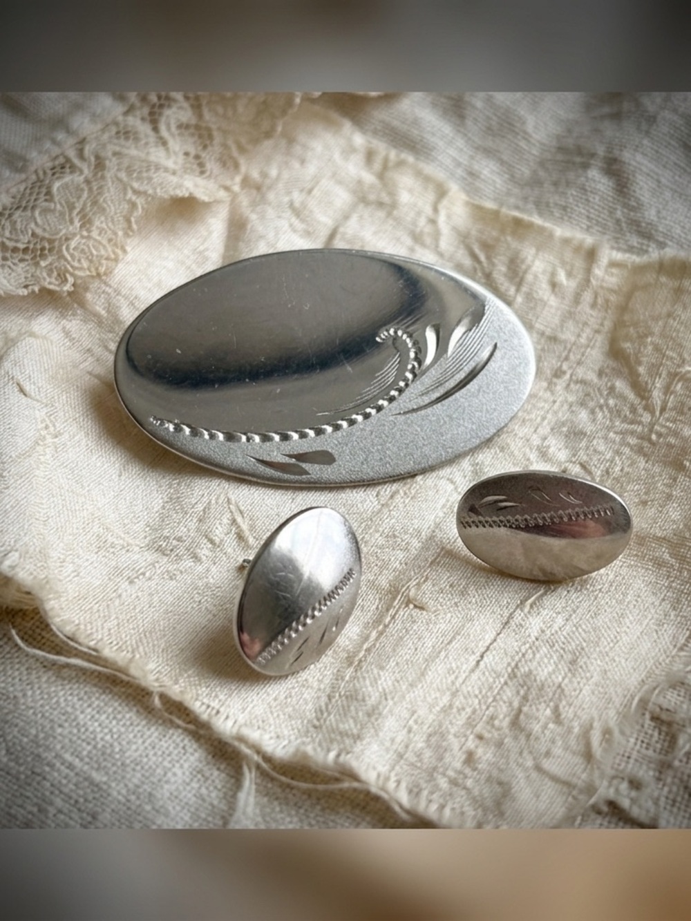 Minimalist Silver-Tone Oval Brooch & Stud Earring Set